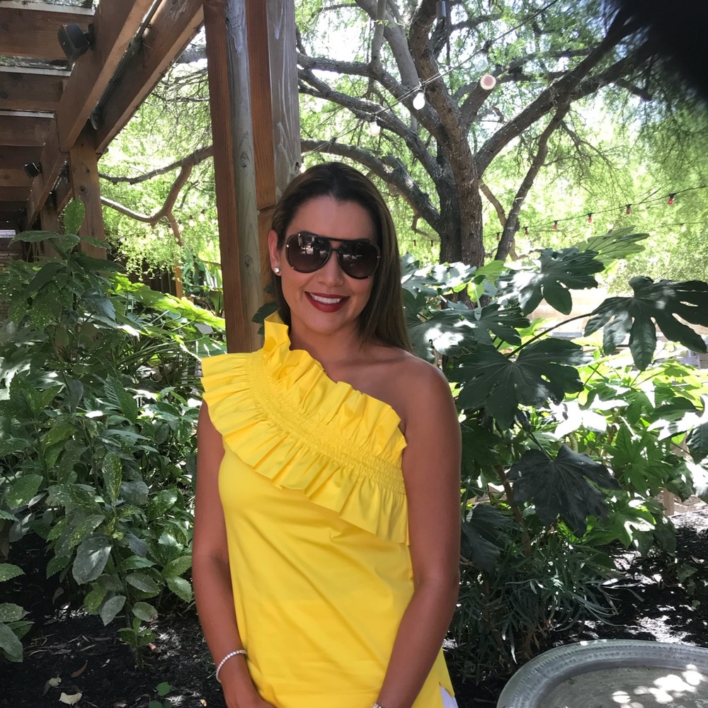 Meet your Posher, Yvette